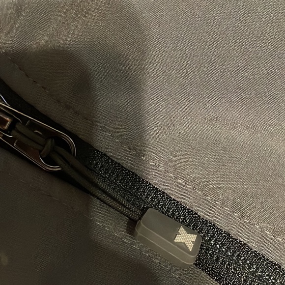 Xersion Weather proof / water proof jacket - Picture 7 of 10